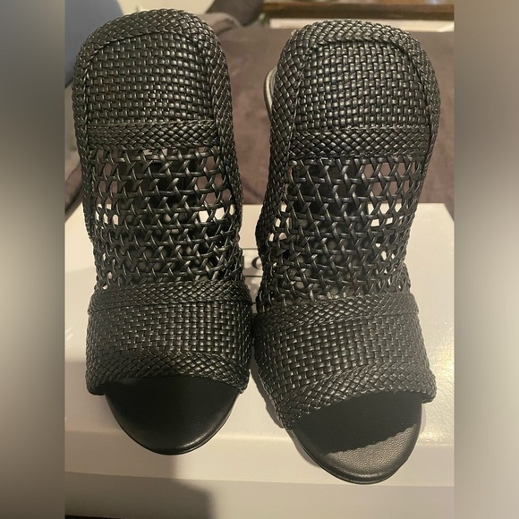 Steve Madden Mule Heels - Picture 5 of 9